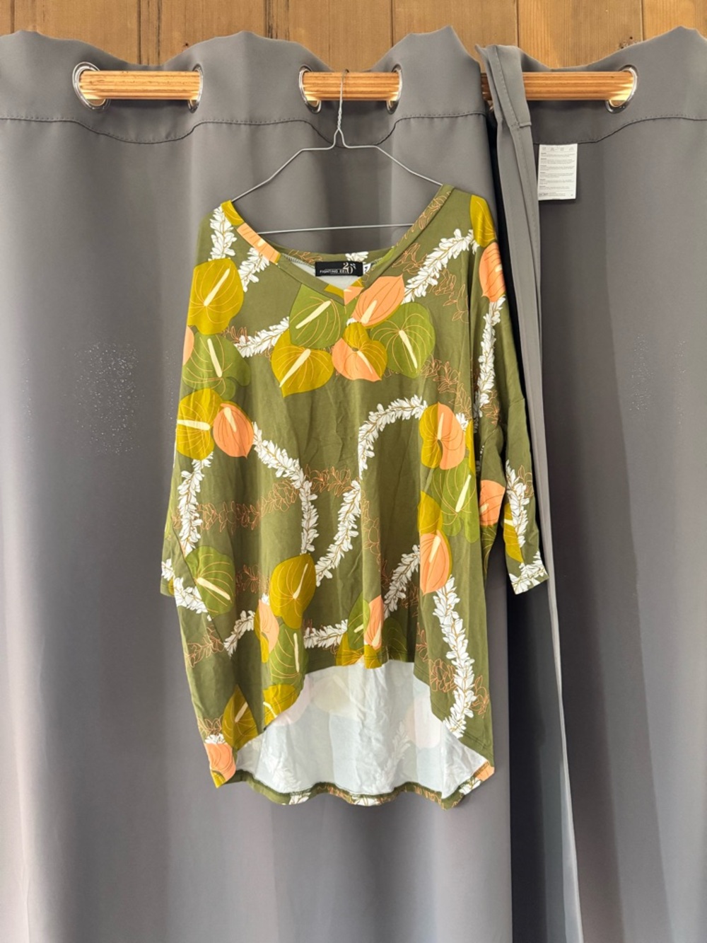 Fighting Eel Anthurium Lei Top